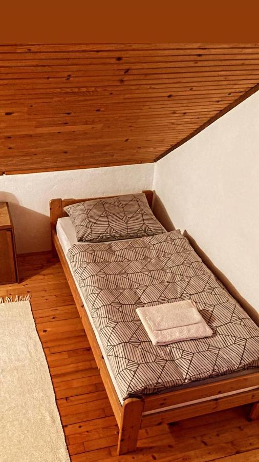 Ferienwohnung Apartman Ivano Gospić Exterior foto